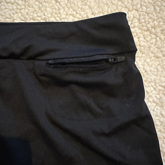 Be Inspired Women’s Black Skort size Large with Zipper pocket - Picture 5 of 8